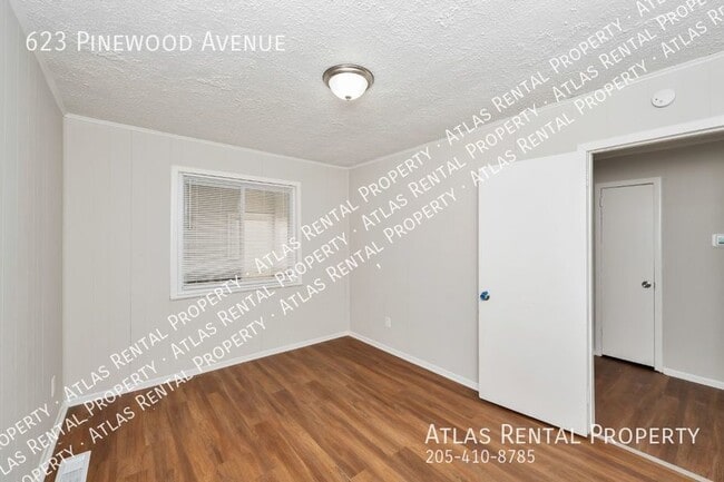 Building Photo - 623 Pinewood Ave