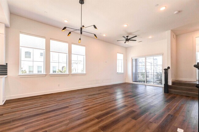 Building Photo - 2751 Freund St