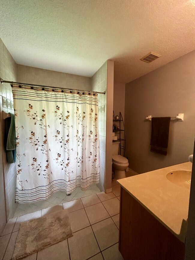 Building Photo - Western Port St. Lucie 3/2/2 with flex/roo...