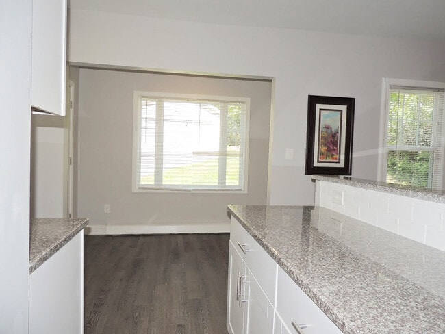 Building Photo - Completely Renovated 5 Bedroom - 1.5 Bath ...