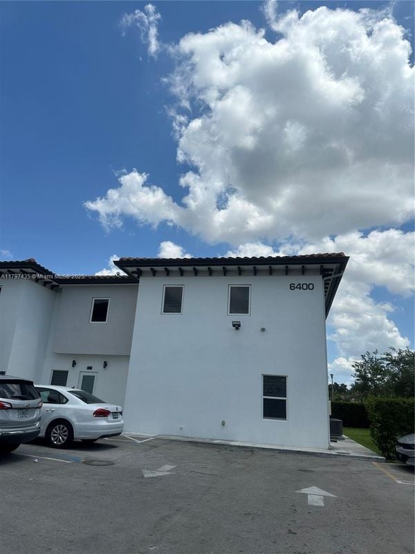 Primary Photo - 6400 SW 139th Avenue Rd