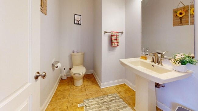 Building Photo - 331 Mary Belle Cir