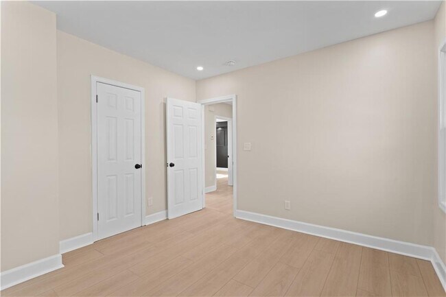 Building Photo - 1766 Flintwood Dr SE