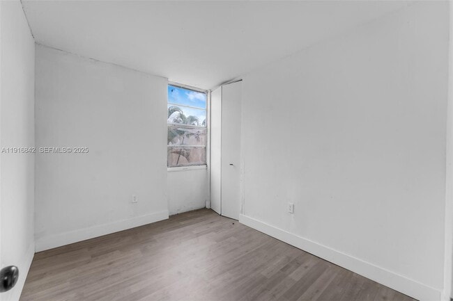 Building Photo - 6011 SW 69th St