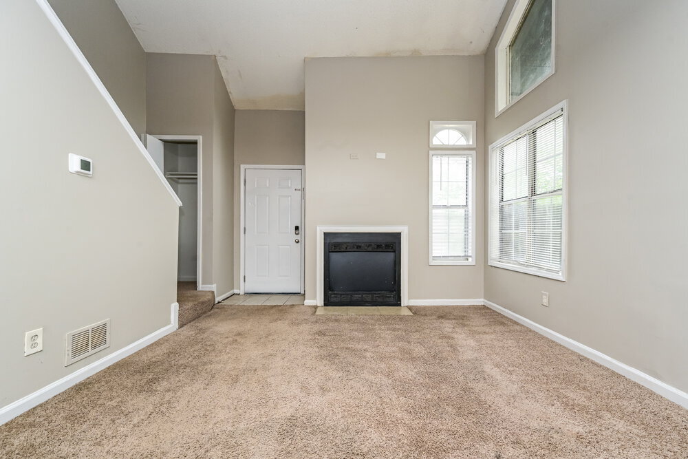 Building Photo - 8536 Pineland Dr