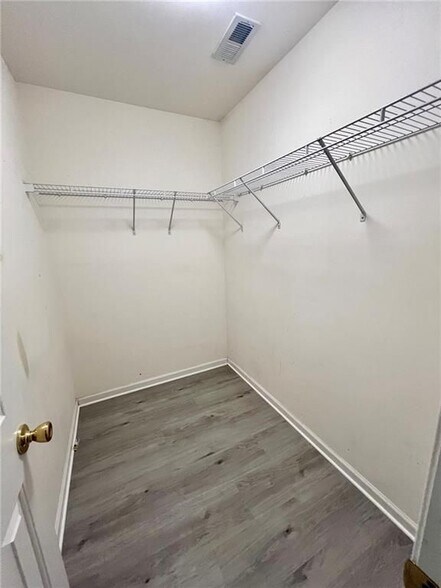 Building Photo - 247 Hiawassee Dr