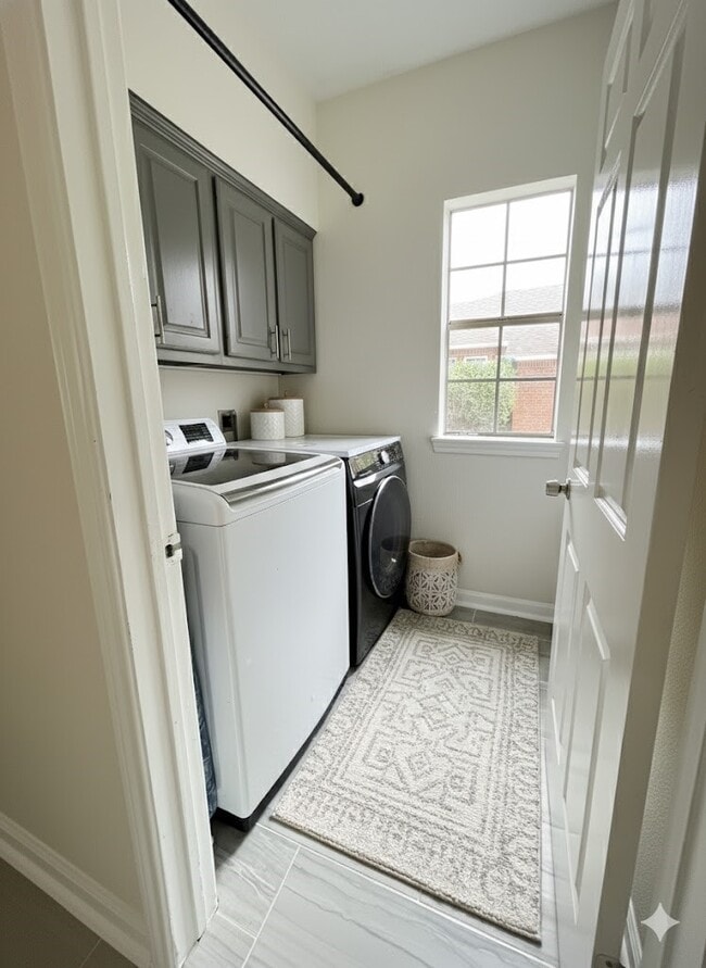 Building Photo - 16906 Scenic Lakes Way