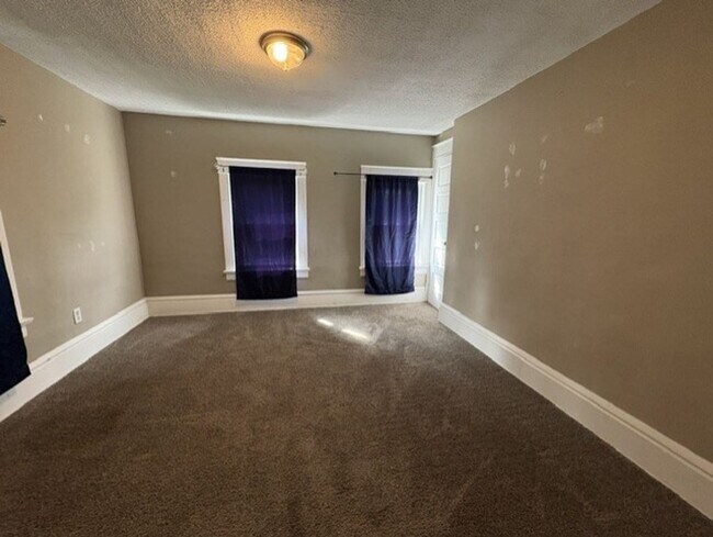 Building Photo - 1201 Smithfarm Ave