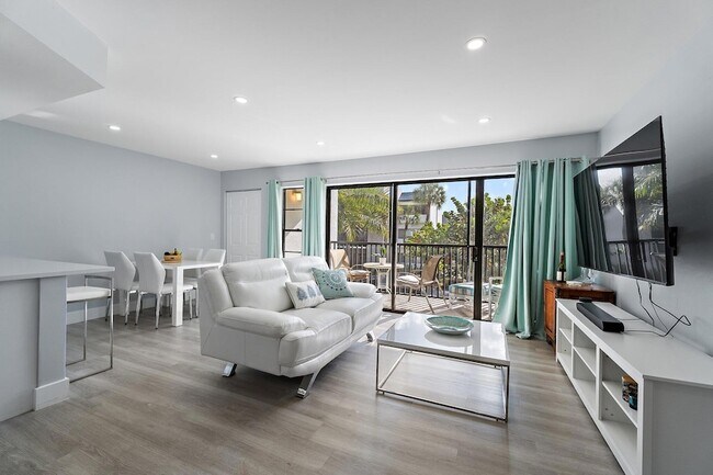 Building Photo - 1605 S US Hwy 1