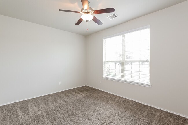 Building Photo - 4711 Creekside Hvn Trl