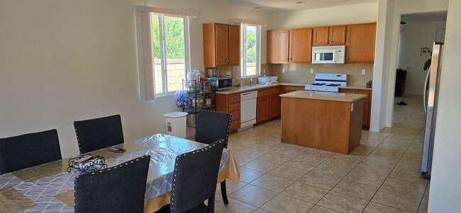 Building Photo - 27653 Almont Way