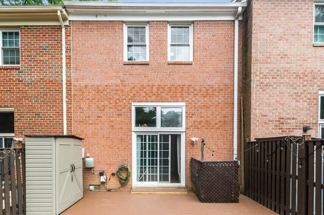 Building Photo - 2346 Horseferry Ct