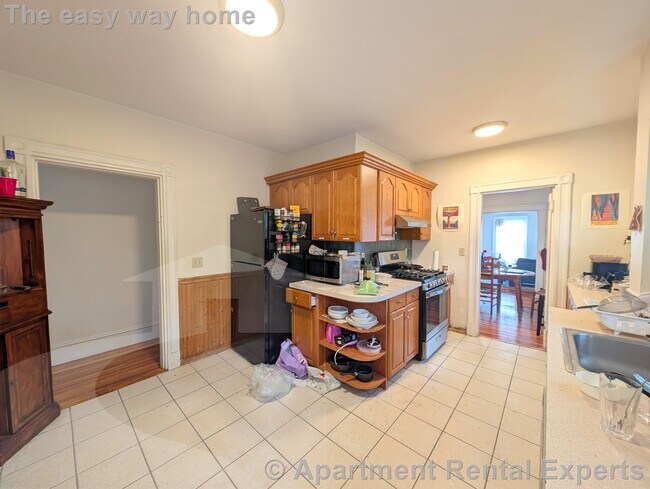 Building Photo - 16 Curtis Ave