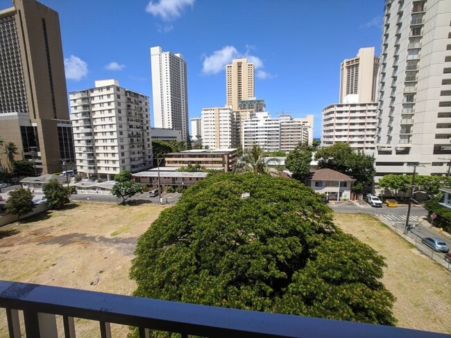 Building Photo - Furnished or Unfurnished Studio with Utilities included at Pacific Islander Waikiki