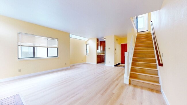 Building Photo - 2 Bedroom Condo Close to UC Berkeley!