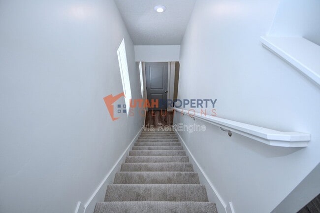 Building Photo - 1058 W 360 S