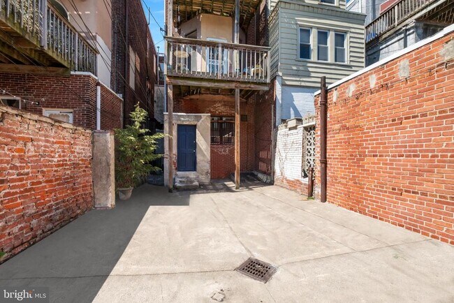 Building Photo - 1823 S Broad St