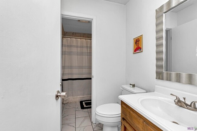 Building Photo - 9221 Fox Run Ave