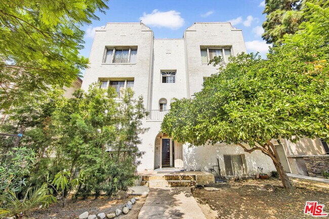 Primary Photo - 225 E Garfield Ave