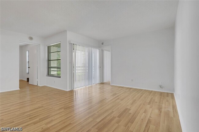 Building Photo - 3615 Boca Ciega Dr