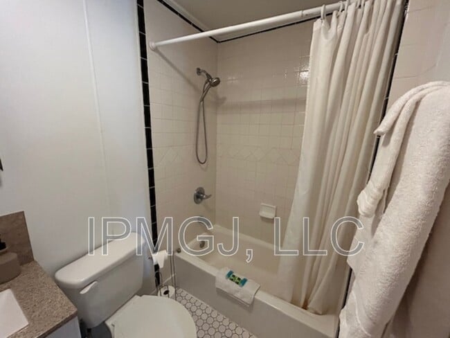 Building Photo - 201 Plateau Ave