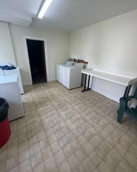 Building Photo - 11 Lakeville Rd