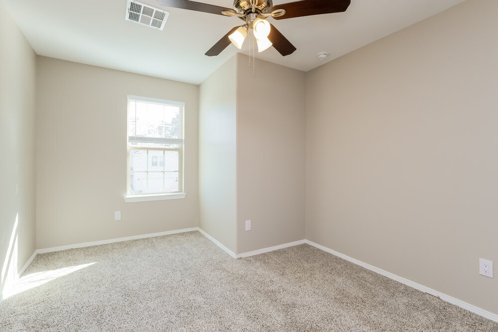 Building Photo - 16731 Rover Ln