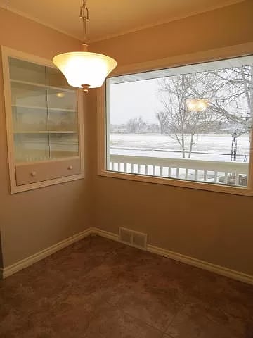 Building Photo - 2416 5th Ave N