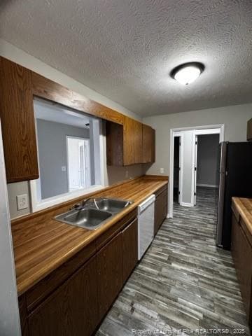 Building Photo - 6885 Kingsgate Dr