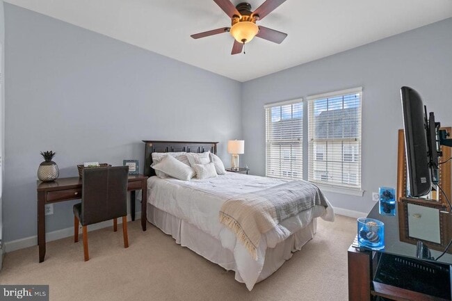 Building Photo - 2456 Eastbourne Dr