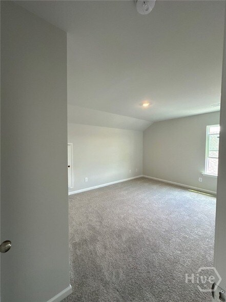 Building Photo - 134 Binscombe Ln