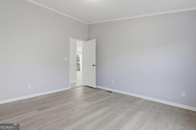 Building Photo - 5320 Long Branch Rd