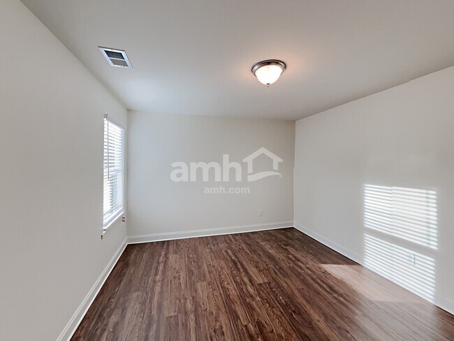 Building Photo - 132 Rivulet Dr