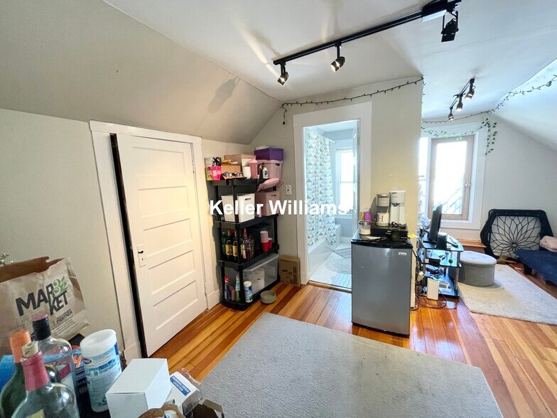 Building Photo - 76 Parker Hill Ave