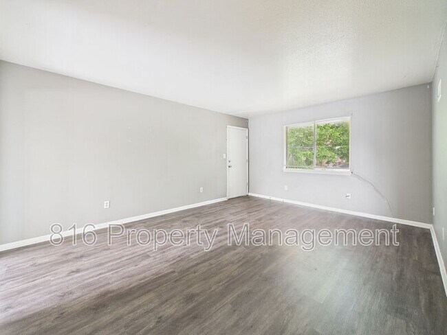 Building Photo - 8038 Campbell St