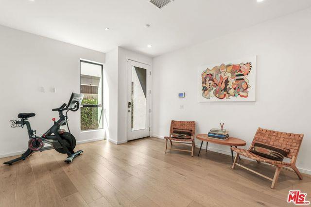 Building Photo - 3724 1/2 Vinton Avenue Apt #1/2, Los Angel...
