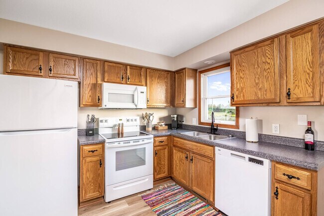 Building Photo - 10268 Cleveland Rd