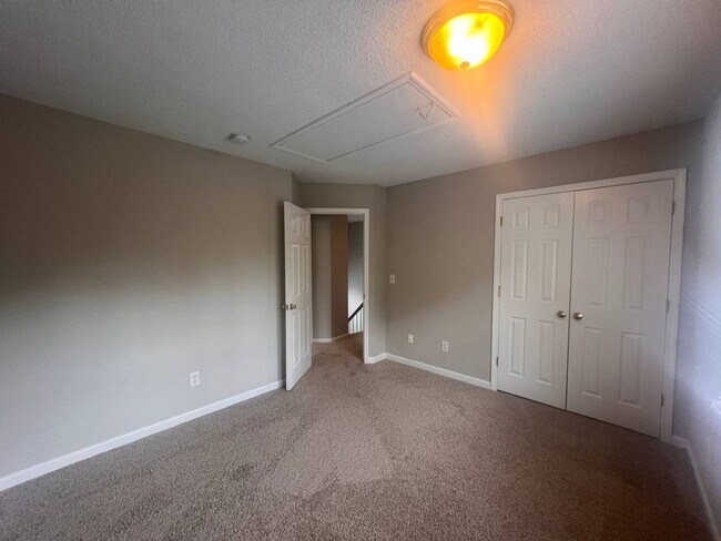 Building Photo - Charming 3-Bedroom Home with Endless Poten...