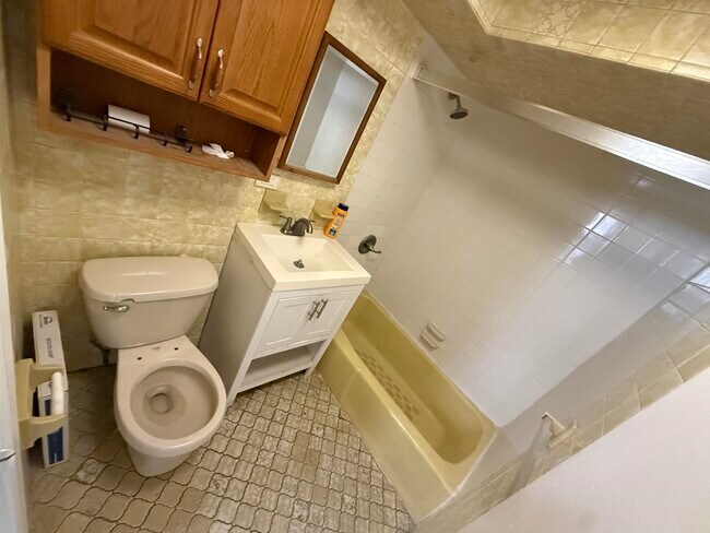 Building Photo - 129 W 20th St