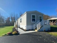 Building Photo - 129 Zimmer Dr W