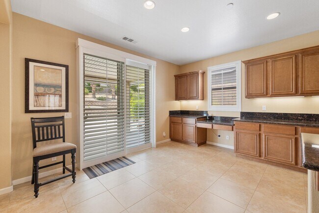 Building Photo - 73757 Picasso Dr