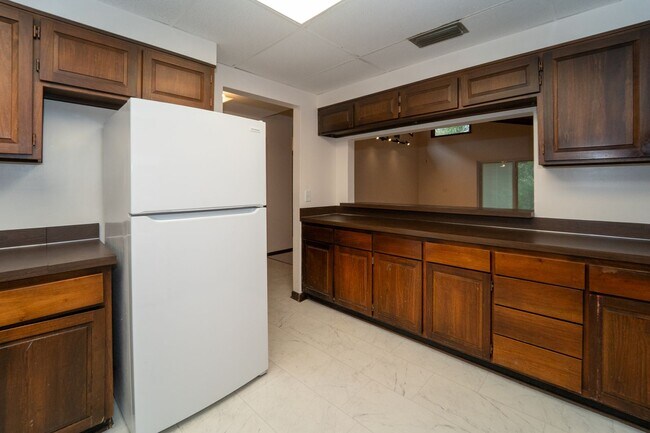 Building Photo - 3/2 Single-Family Shores Home