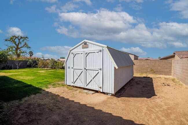 Building Photo - Yuma East Rental Available.