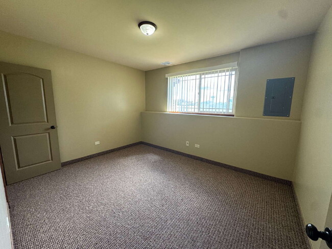 Building Photo - LUXURY RENTAL IN NORTH UTICA – OAK RIDGE VILLAGE