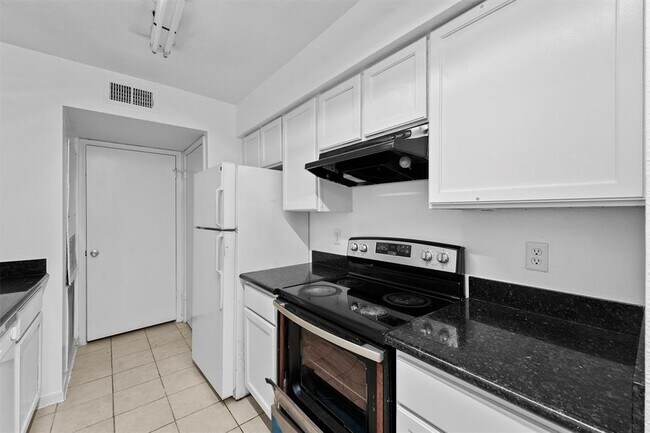 Building Photo - 6606 De Moss Dr