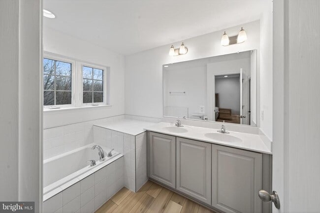 Building Photo - 338 Nocking Point Blvd