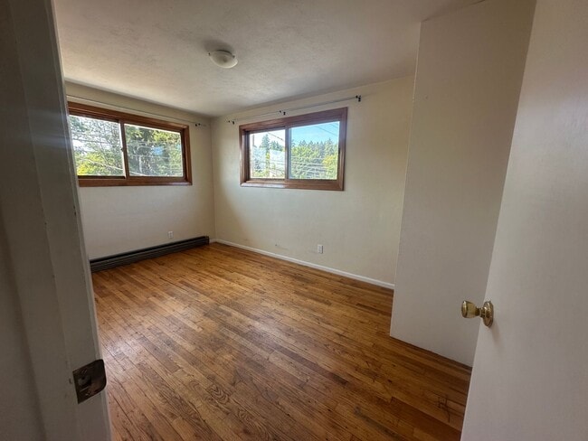 Building Photo - $200 discount for first month rent