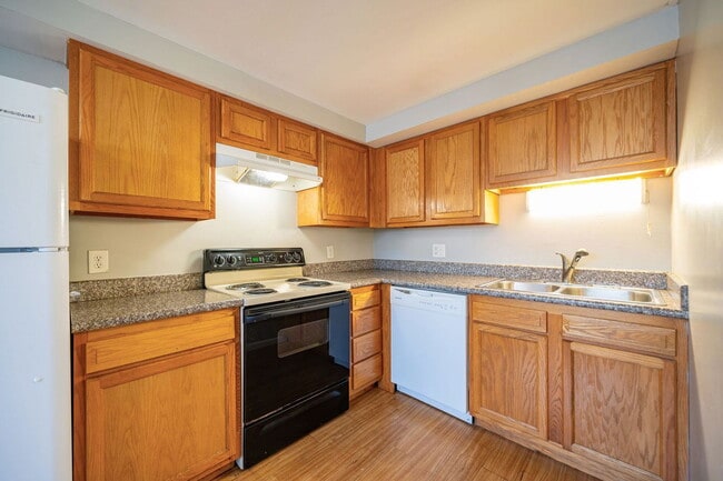 Building Photo - 509 Elsmere St