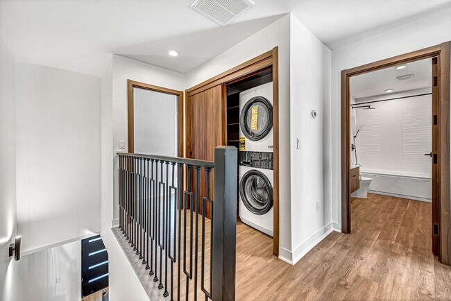 Building Photo - Welcome to Parkside of Lowell