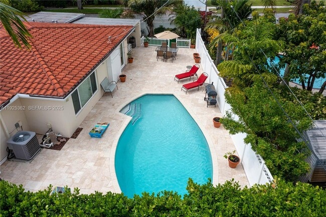 Building Photo - 1900 N Victoria Park Rd